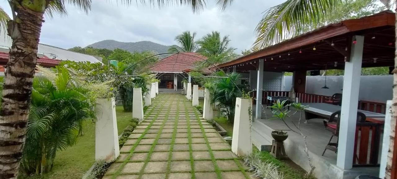 Mama Nings Beach Hotel Sekongkang Exteriér fotografie