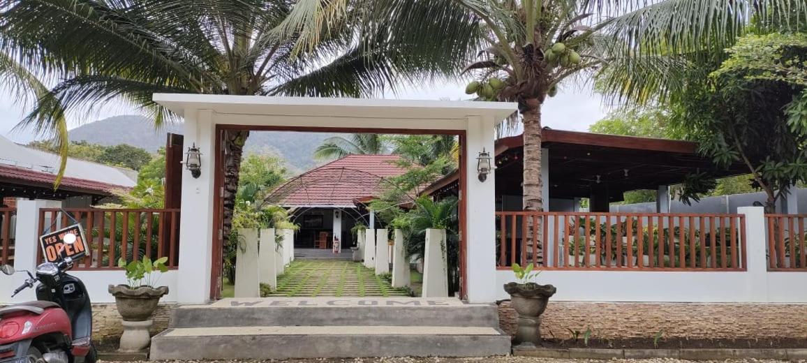 Mama Nings Beach Hotel Sekongkang Exteriér fotografie