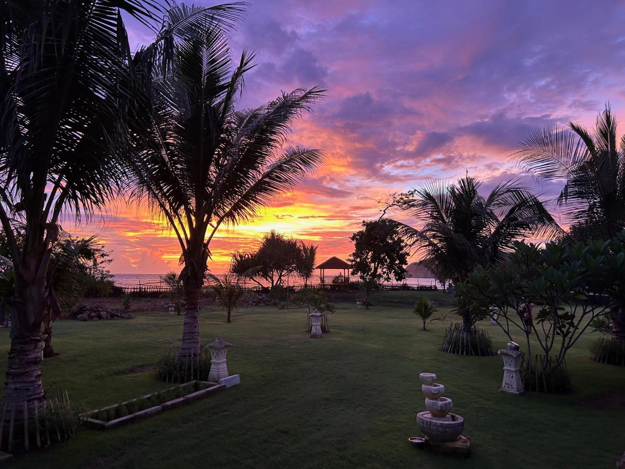 Mama Nings Beach Hotel Sekongkang Exteriér fotografie