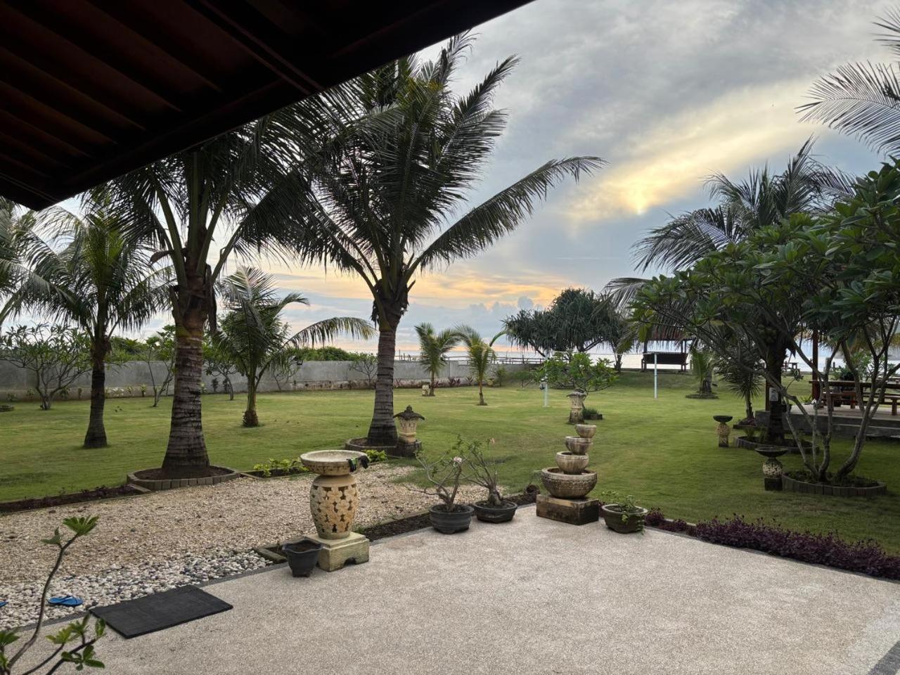 Mama Nings Beach Hotel Sekongkang Exteriér fotografie